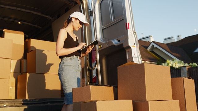 Hiring Stanmore Removalists for Packing? What to Check!